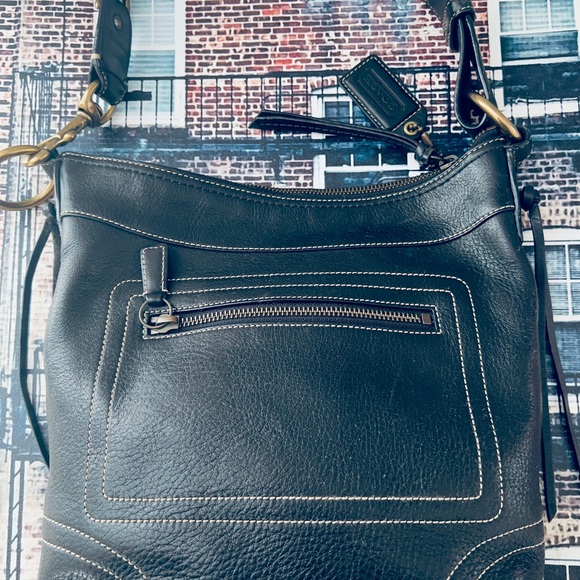 Coach Vintage Chelsea Black Pebbled Leather Shoulder Purse Bag 10399